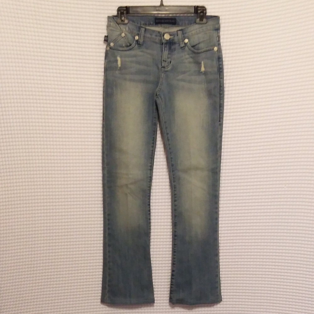 ROCK & REPUBLIC "KASANDRA" STRAIGHT LEG JEANS